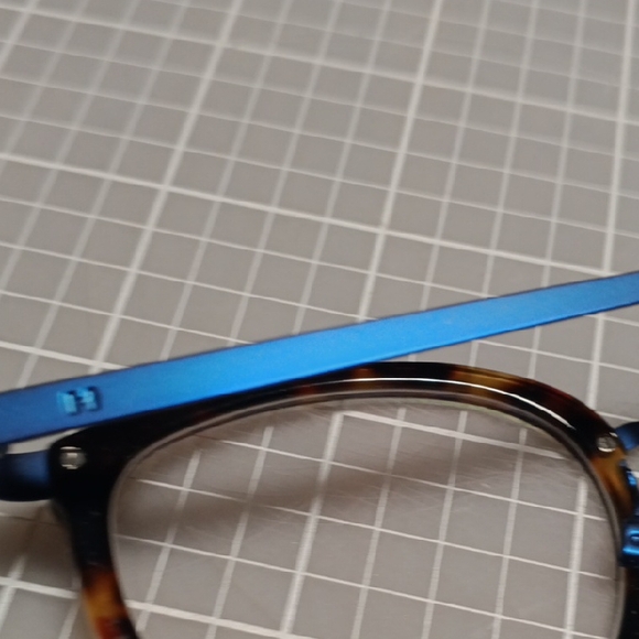 Tortoise Shell Round Glasses - Picture 8 of 9